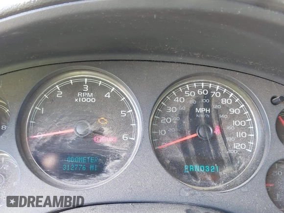 2008 GMC Yukon SLE w/3SA with VIN 1GKFC13C88R268108, listed as a IAAI auction lot 41645695 with 312,776 mi miles. Bid and sale history available at carsss.com. Image 7.