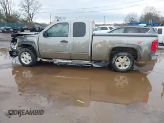 2009 Chevrolet Silverado 1500 LT with VIN 1GCEK29079Z253811, listed as a IAAI auction lot 41670484 with 0 mi miles. Bid and sale history available at carsss.com. Image 14.
