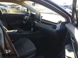 2020 Toyota C-HR LE with VIN JTNKHMBX3L1088426, listed as a IAAI auction lot 41477185 with 14,731 mi miles. Bid and sale history available at carsss.com. Image 5.