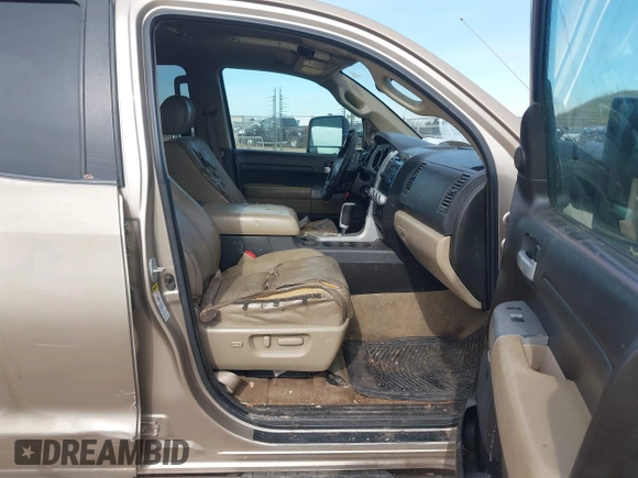 2007 Toyota Tundra Limited z VIN 5TBRV58197S452452, wystawiony jako IAAI lot #41554699 z przebiegiem 240 695 mil mil oraz . Historia ofert i sprzedaży dostępna na DreamBid. Obrazek 5.