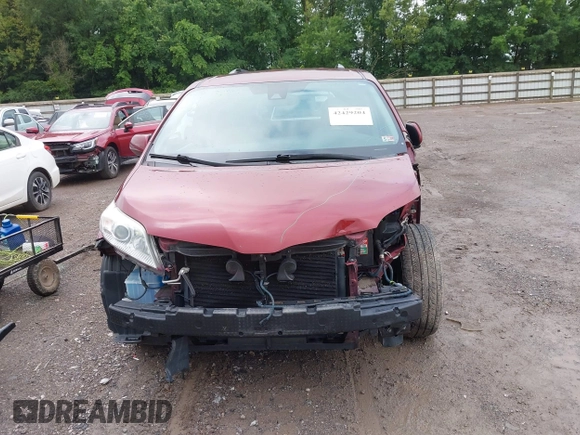 2018 Toyota Sienna LE Auto Access Seat с VIN 5TDKZ3DCXJS958114, выставлен на аукционе IAAI как лот 42429204 с пробегом 165 140 миль миль и . История ставок и продаж доступна на DreamBid. Изображение 12.