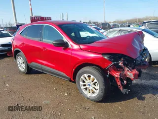 2022 Ford Escape SE z VIN 1FMCU9G63NUB59896, wystawiony jako IAAI lot #41965157 z przebiegiem 15 902 mil mil oraz . Historia ofert i sprzedaży dostępna na DreamBid. Obrazek 1.