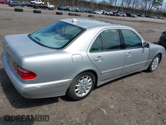 2000 Mercedes-Benz E 320 with VIN WDBJF65J9YB129649, listed as a IAAI auction lot 42020958 with 192,622 mi miles and . Bid and sale history available at DreamBid. Image 4.