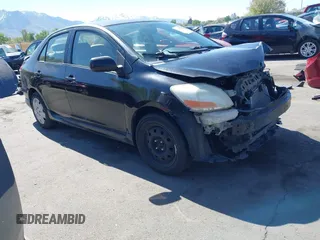 2008 Toyota Yaris z VIN JTDBT903481194214, wystawiony jako IAAI lot #42183282 z przebiegiem 242 027 mil mil oraz . Historia ofert i sprzedaży dostępna na DreamBid. Obrazek 1.