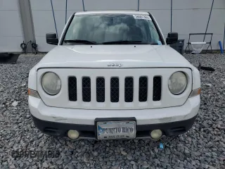 2014 Jeep Patriot Limited z VIN 1C4NJRCB1ED569802, wystawiony jako Copart lot #58661365 z przebiegiem 213 294 mil mil oraz Czysty tytuł • Clean title. Historia ofert i sprzedaży dostępna na DreamBid. Obrazek 5.