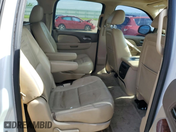 2013 GMC Yukon XL SLT z VIN 1GKS2KE74DR171019, wystawiony jako Copart lot #58658925 z przebiegiem 196 331 mil mil oraz Czysty tytuł • Clean title. Historia ofert i sprzedaży dostępna na DreamBid. Obrazek 10.