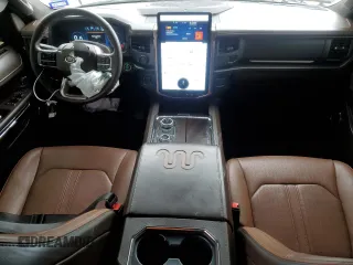 2023 Ford Expedition Max King Ranch z VIN 1FMJK1P85PEA13934, wystawiony jako Copart lot #54542605 z przebiegiem 46 310 mil mil oraz Szkoda całkowita • Salvage title. Historia ofert i sprzedaży dostępna na DreamBid. Obrazek 8.