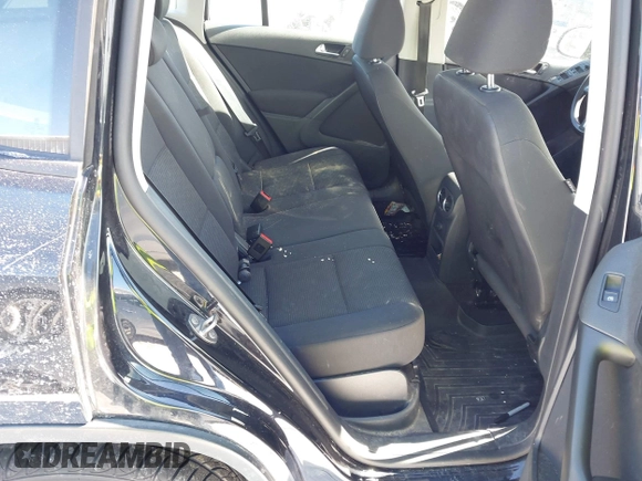 2017 Volkswagen Tiguan S with VIN WVGBV7AX7HK049500, listed as a IAAI auction lot 41632573 with 83,362 mi miles and . Bid and sale history available at DreamBid. Image 8.