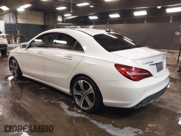2019 Mercedes-Benz CLA 250 z VIN WDDSJ4GB8KN765229, wystawiony jako IAAI lot #41548902 z przebiegiem 57 608 mil mil oraz . Historia ofert i sprzedaży dostępna na DreamBid. Obrazek 3.