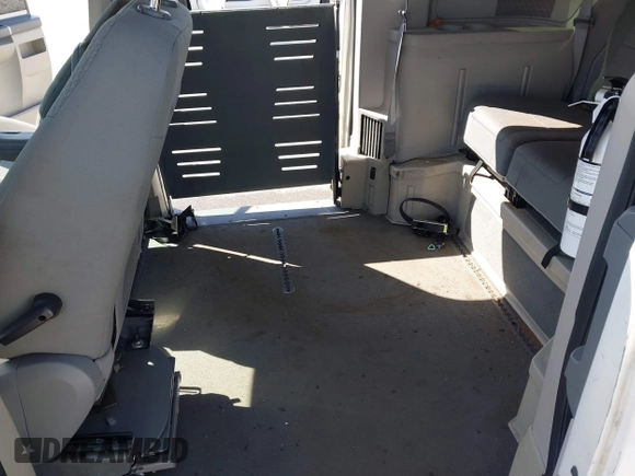 2010 Dodge Grand Caravan SXT with VIN 2D4RN5D14AR420265, listed as a IAAI auction lot 41970366 with 117,208 mi miles and . Bid and sale history available at DreamBid. Image 8.