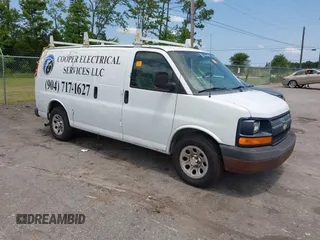 2011 Chevrolet Express Cargo z VIN 1GCSGAFX4B1119293, wystawiony jako IAAI lot #42589813 z przebiegiem 153 683 mil mil oraz . Historia ofert i sprzedaży dostępna na DreamBid. Obrazek 1.