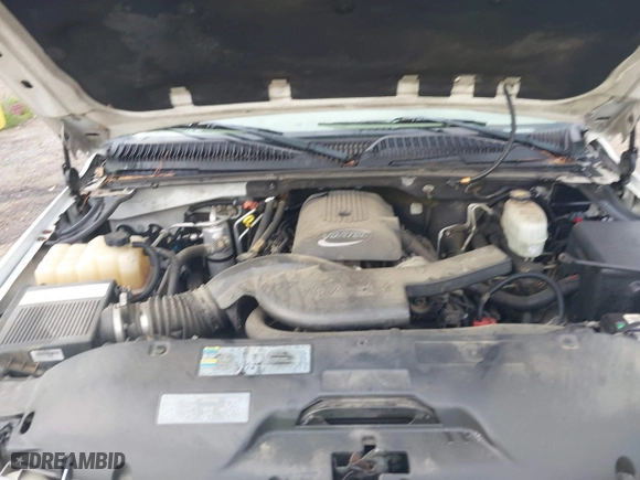 2005 Chevrolet Tahoe Z71 with VIN 1GNEC13T85R203611, listed as a IAAI auction lot 39482026 with 264,918 mi miles. Bid and sale history available at carsss.com. Image 10.