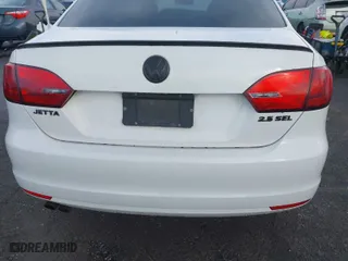 2013 Volkswagen Jetta Sedan SEL w/Nav with VIN 3VWLP7AJ4DM355195, listed as a IAAI auction lot 41422256 with 122,877 mi miles. Bid and sale history available at carsss.com. Image 6.