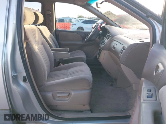 2001 Toyota Sienna CE with VIN 4T3ZF19C31U370820, listed as a IAAI auction lot 41244099 with 166,674 mi miles. Bid and sale history available at carsss.com. Image 5.