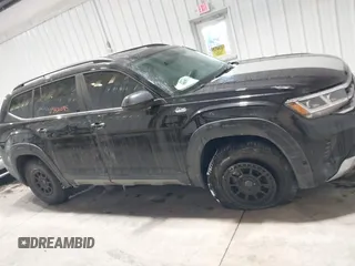 2021 Volkswagen Atlas 3.6L V6 SE w/Technology with VIN 1V2KR2CA7MC540494, listed as a IAAI auction lot 41562095 with 105,795 mi miles. Bid and sale history available at carsss.com. Image 13.
