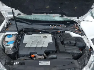 2012 Volkswagen Jetta TDI w/Sunroof & Nav z VIN 3VWPL7AJ7CM698031, wystawiony jako IAAI lot #41077477 z przebiegiem 126 351 mil mil oraz . Historia ofert i sprzedaży dostępna na DreamBid. Obrazek 10.