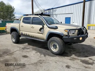 2017 Toyota Tacoma SR5 z VIN 3TMCZ5AN4HM082849, wystawiony jako Copart lot #54246425 z przebiegiem 49 163 mil mil oraz Szkoda całkowita • Salvage title. Historia ofert i sprzedaży dostępna na DreamBid. Obrazek 4.