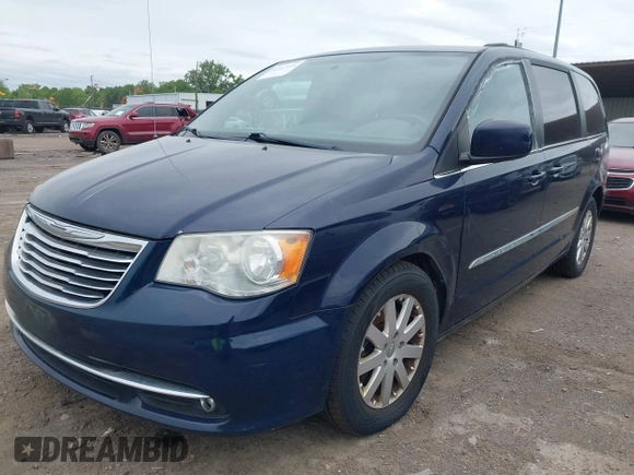 2013 Chrysler Town & Country Touring z VIN 2C4RC1BG1DR677083, wystawiony jako IAAI lot #42317204 z przebiegiem 204 879 mil mil oraz . Historia ofert i sprzedaży dostępna na DreamBid. Obrazek 2.