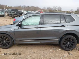 2020 Volkswagen Tiguan SE with VIN 3VV3B7AX7LM163193, listed as a IAAI auction lot 41751571 with 32,352 mi miles and . Bid and sale history available at DreamBid. Image 15.