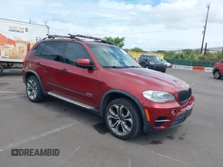 2013 BMW X5 xDrive50i с VIN 5UXZV8C53D0C15202, выставлен на аукционе IAAI как лот 42430819 с пробегом 100 436 миль миль и . История ставок и продаж доступна на DreamBid. Изображение 1.
