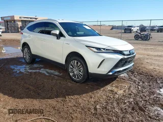 2021 Toyota Venza LE with VIN JTEAAAAH1MJ037985, listed as a IAAI auction lot 41382754 with 28,540 mi miles. Bid and sale history available at carsss.com. Image 1.