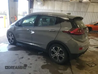 2021 Chevrolet Bolt EV Premier z VIN 1G1FZ6S06M4106959, wystawiony jako Copart lot #55981405 z przebiegiem Nie podano mil oraz Nie do naprawy. Historia ofert i sprzedaży dostępna na DreamBid. Obrazek 2.