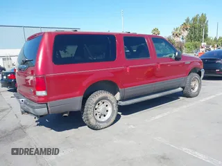 2001 Ford Excursion XLT z VIN 1FMNU41S11EB32749, wystawiony jako IAAI lot #42677214 z przebiegiem 178 624 mil mil oraz . Historia ofert i sprzedaży dostępna na DreamBid. Obrazek 4.