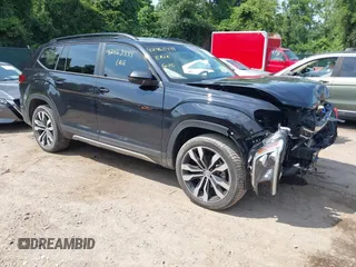 2024 Volkswagen Atlas Peak Edition SE с VIN 1V2CR2CA4RC579670, выставлен на аукционе IAAI как лот 42463444 с пробегом 24 251 миль миль и . История ставок и продаж доступна на DreamBid. Изображение 1.