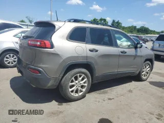 2017 Jeep Cherokee Sport with VIN 1C4PJMAS1HW512622, listed as a Copart auction lot 60308784 with 79,486 mi miles and Salvage Title. Bid and sale history available at carsss.com. Image 3.
