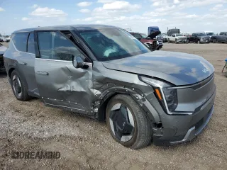 2024 Kia EV9 Light Long Range with VIN KNDAB5S13R6030945, listed as a Copart auction lot 48801575 with 6,513 mi miles and Salvage Title. Bid and sale history available at carsss.com. Image 4.