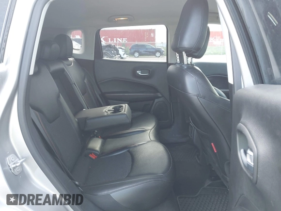 2019 Jeep Compass Trailhawk z VIN 3C4NJDDB6KT722424, wystawiony jako IAAI lot #42270528 z przebiegiem 98 007 mil mil oraz . Historia ofert i sprzedaży dostępna na DreamBid. Obrazek 8.
