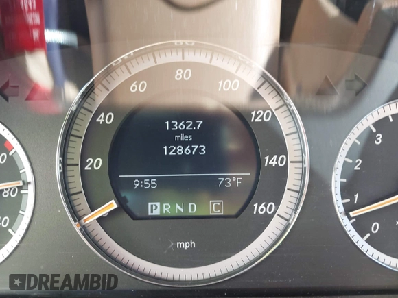 2008 Mercedes-Benz C 300 Sport z VIN WDDGF54X38F138356, wystawiony jako IAAI lot #41991750 z przebiegiem 128 673 mil mil oraz . Historia ofert i sprzedaży dostępna na DreamBid. Obrazek 7.
