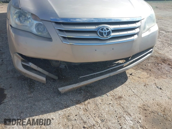 2007 Toyota Avalon XL z VIN 4T1BK36B97U233967, wystawiony jako IAAI lot #42501668 z przebiegiem 143 480 mil mil oraz . Historia ofert i sprzedaży dostępna na DreamBid. Obrazek 6.