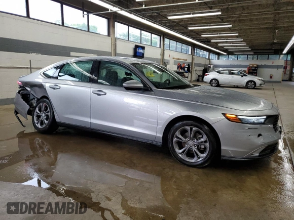 2024 Honda Accord EX z VIN 1HGCY1F38RA040199, wystawiony jako Copart lot #66087855 z przebiegiem 51 390 mil mil oraz Czysty tytuł • Clean title. Historia ofert i sprzedaży dostępna na DreamBid. Obrazek 4.