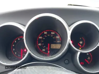 2004 Toyota Matrix Std z VIN 2T1LR32E84C175346, wystawiony jako IAAI lot #42409517 z przebiegiem 183 344 mil mil oraz . Historia ofert i sprzedaży dostępna na DreamBid. Obrazek 7.