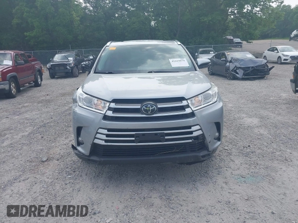 2018 Toyota Highlander SE z VIN 5TDKZRFH4JS544239, wystawiony jako IAAI lot #42429079 z przebiegiem 121 406 mil mil oraz . Historia ofert i sprzedaży dostępna na DreamBid. Obrazek 12.