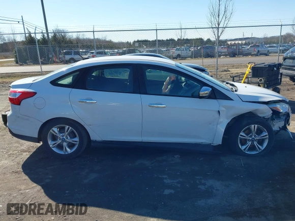 2014 Ford Focus SE with VIN 1FADP3F21EL119923, listed as a IAAI auction lot 41585170 with 126,266 mi miles. Bid and sale history available at carsss.com. Image 14.