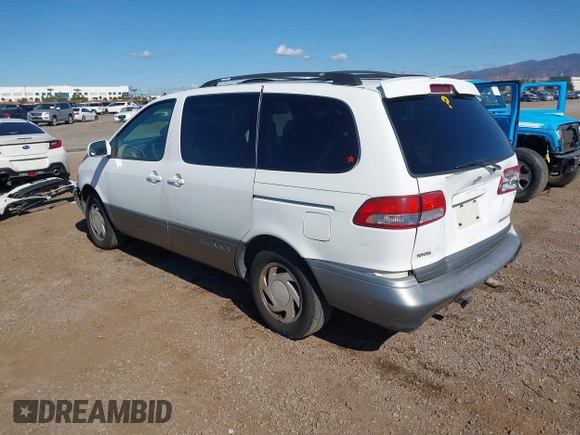 2002 Toyota Sienna LE with VIN 4T3ZF13C62U444564, listed as a IAAI auction lot 41515466 with 284,745 mi miles. Bid and sale history available at carsss.com. Image 3.