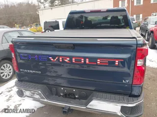 2022 Chevrolet Silverado 1500 LT with VIN 3GCPDKEK4NG621012, listed as a IAAI auction lot 41292608 with 33,940 mi miles. Bid and sale history available at carsss.com. Image 16.