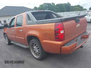 2008 Chevrolet Avalanche 2LT with VIN 3GNFK12388G232779, listed as a IAAI auction lot 42461591 with 260,221 mi miles and . Bid and sale history available at DreamBid. Image 3.