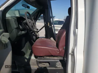 2007 Chevrolet Express Commercial C7L DRW with VIN 1GBJG31U971178937, listed as a Copart auction lot 61300724 with Not Provided miles and Salvage Title. Bid and sale history available at carsss.com. Image 5.