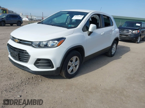 2020 Chevrolet Trax LS with VIN 3GNCJNSB5LL266439, listed as a IAAI auction lot 41763923 with 67,799 mi miles. Bid and sale history available at carsss.com. Image 2.