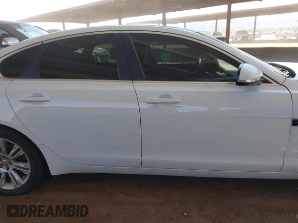 2017 Jaguar XF 35t Premium with VIN SAJBD4BV9HCY44515, listed as a IAAI auction lot 41852836 with 1 mi miles. Bid and sale history available at carsss.com. Image 12.