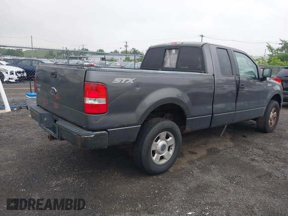 2004 Ford F-150 STX z VIN 1FTRX14W44NC09922, wystawiony jako IAAI lot #42451619 z przebiegiem 239 802 mil mil oraz . Historia ofert i sprzedaży dostępna na DreamBid. Obrazek 4.