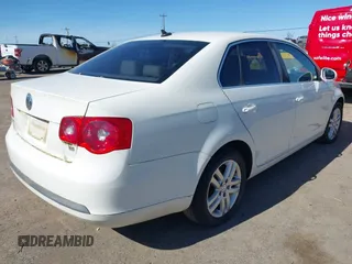 2007 Volkswagen Jetta с VIN 3VWSG81K27M010455, выставлен на аукционе IAAI как лот 41629842 с пробегом 212 750 миль миль и . История ставок и продаж доступна на DreamBid. Изображение 4.