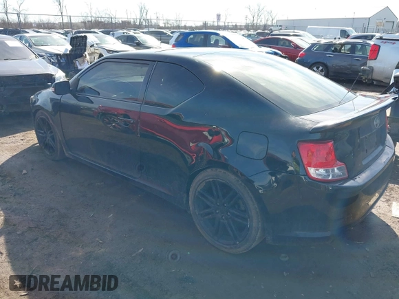 2012 Scion tC z VIN JTKJF5C79C3025063, wystawiony jako IAAI lot #41679076 z przebiegiem 153 272 mil mil oraz . Historia ofert i sprzedaży dostępna na DreamBid. Obrazek 3.