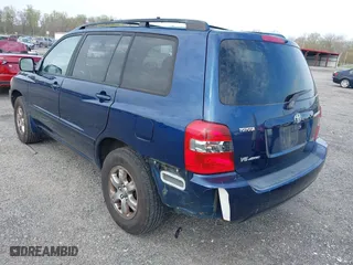 2005 Toyota Highlander with VIN JTEEP21A050106133, listed as a IAAI auction lot 42010624 with 204,191 mi miles. Bid and sale history available at carsss.com. Image 3.