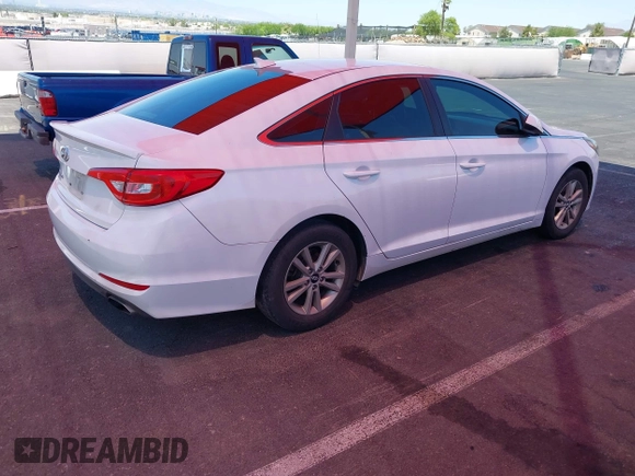 2015 Hyundai Sonata SE z VIN 5NPE24AF1FH185293, wystawiony jako IAAI lot #42465714 z przebiegiem 204 099 mil mil oraz . Historia ofert i sprzedaży dostępna na DreamBid. Obrazek 4.
