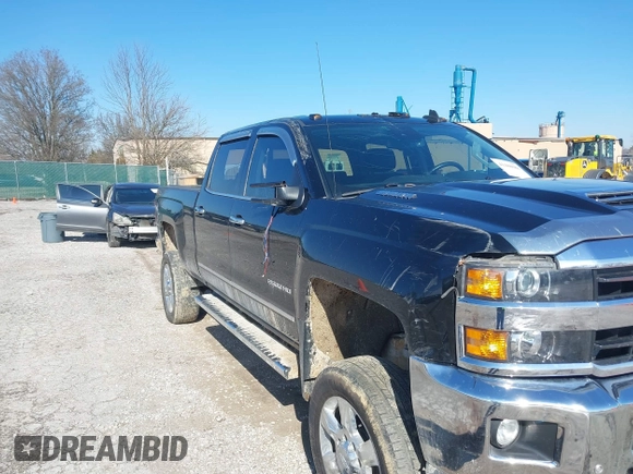2019 Chevrolet Silverado 2500HD LTZ with VIN 1GC1KTEY4KF185765, listed as a IAAI auction lot 41488686 with 161,727 mi miles. Bid and sale history available at carsss.com. Image 6.
