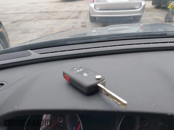 2016 Volkswagen Passat S z VIN 1VWAS7A31GC052520, wystawiony jako IAAI lot #41547408 z przebiegiem 129 730 mil mil oraz . Historia ofert i sprzedaży dostępna na DreamBid. Obrazek 11.